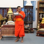 Co robi mnich w Tajlandii i czy chodzi nago. 