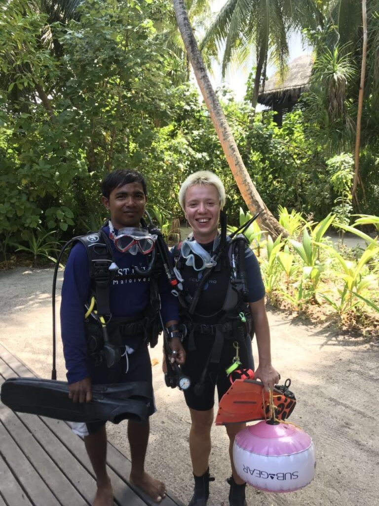 - Malediwski akademik