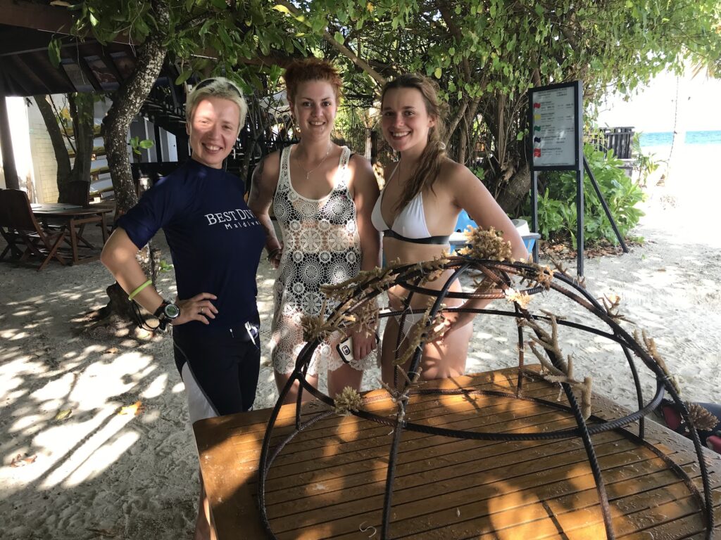 - Malediwski akademik