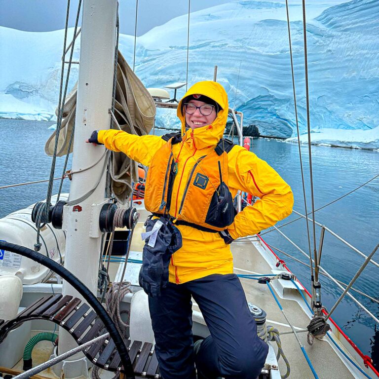 Martyna Skura pod żaglami na Antarktydzie. Life in 20kg.