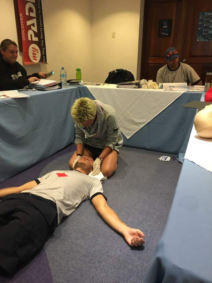 - Jak zacząć karierę jako instruktor nurkowania [post praktyczny]