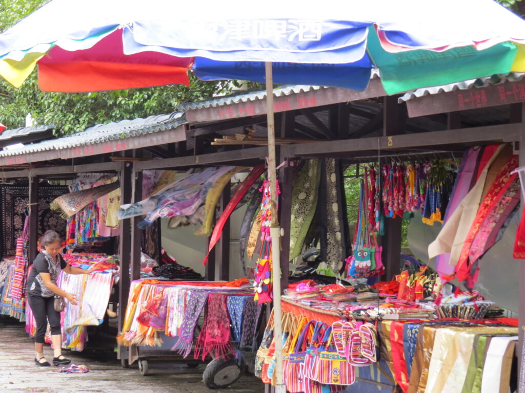 - West Street, czyli tygiel turystyki w Yangshuo
