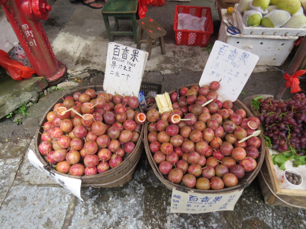 - West Street, czyli tygiel turystyki w Yangshuo