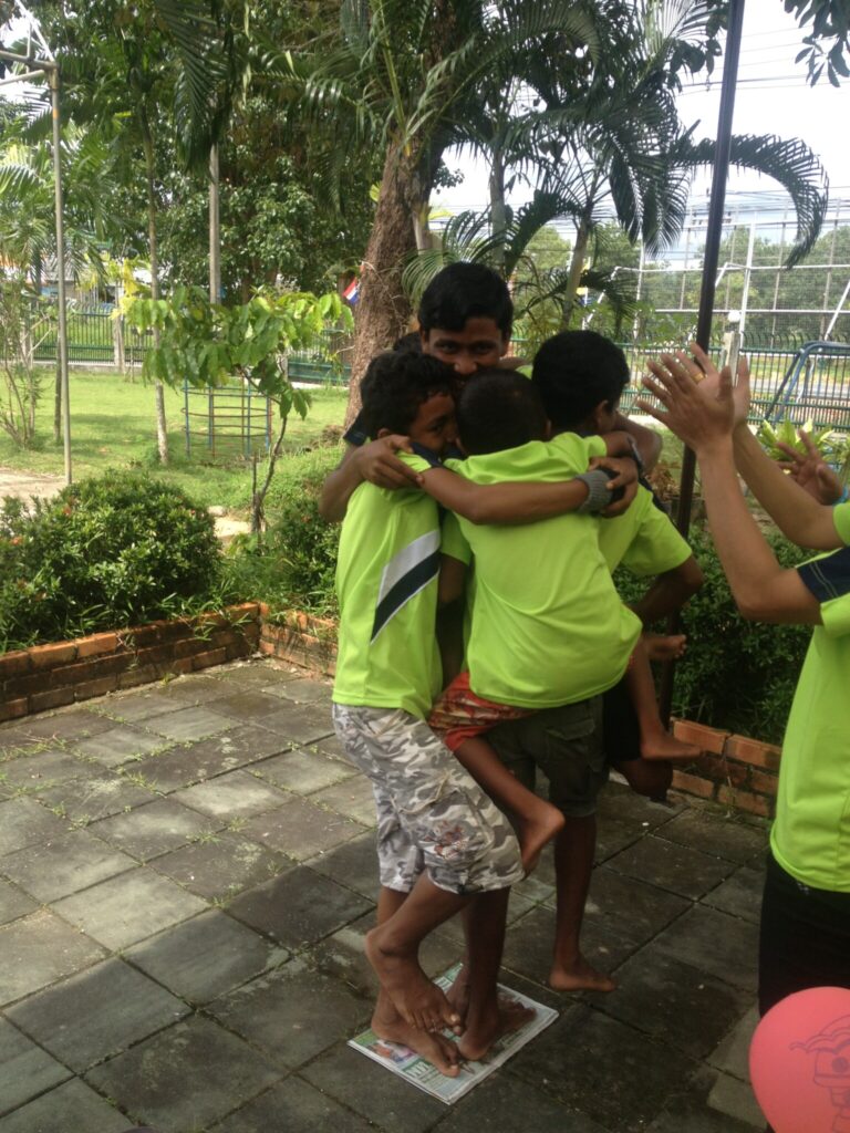 - Bo wszystkie dzieci nasze są ….