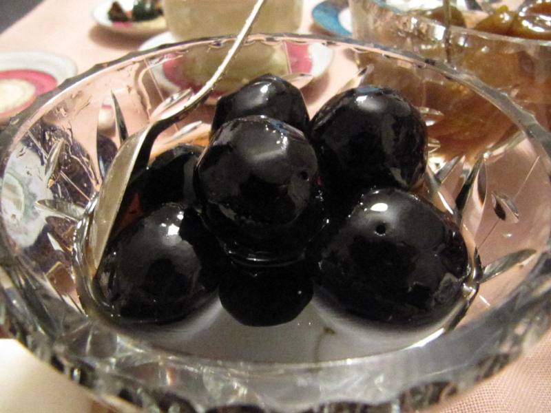 - Konfitura z czarnych orzechów